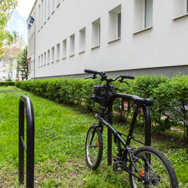 Stojan na bicykle a kolobežky, z projektu MČ Ružinov