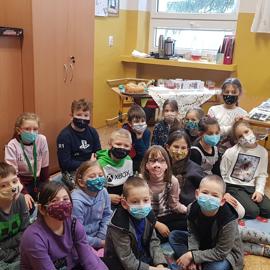 posedenie s babovkou a cajom