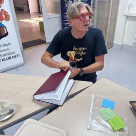 messenger_creation_ac312d04-c22f-4a7d-9281-3fd711e7ae3f